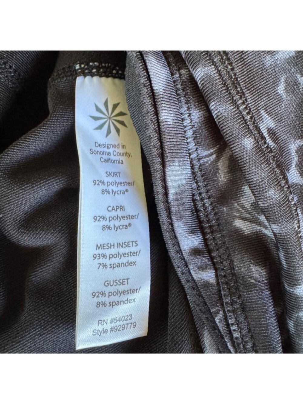 Athleta Flirty Stardust 2 In 1 Skirt Capris Leggings M Black Animal Print 929779 - Picture 4 of 14